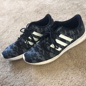 Adidas Tennis Shoes